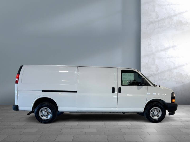 2023 Chevrolet Express 2500