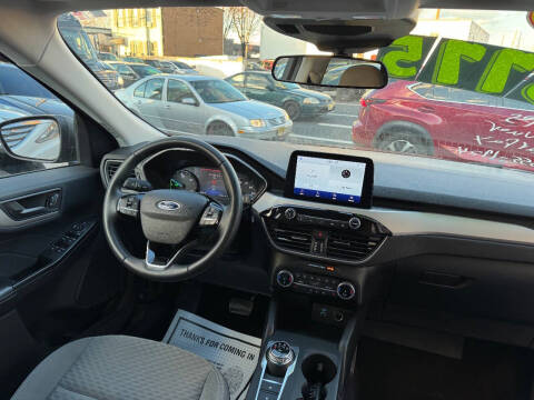 2022 Ford Escape Hybrid SE