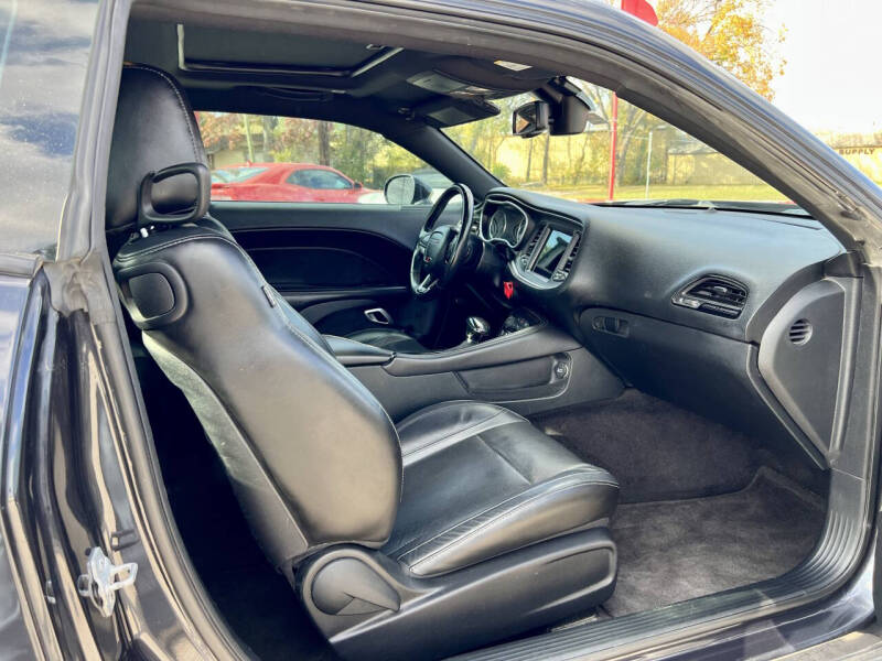 2018 Dodge Challenger SXT Plus