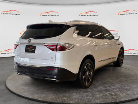 2022 Buick Enclave Essence