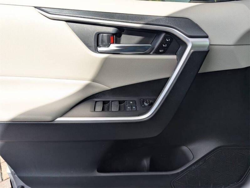 2025 Toyota RAV4 Hybrid XLE Premium