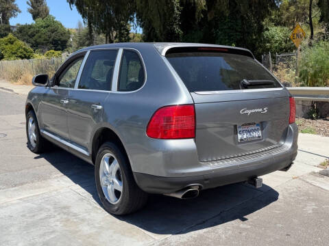 2004 Porsche Cayenne S