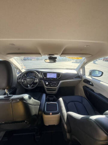 2024 Chrysler Pacifica Touring L