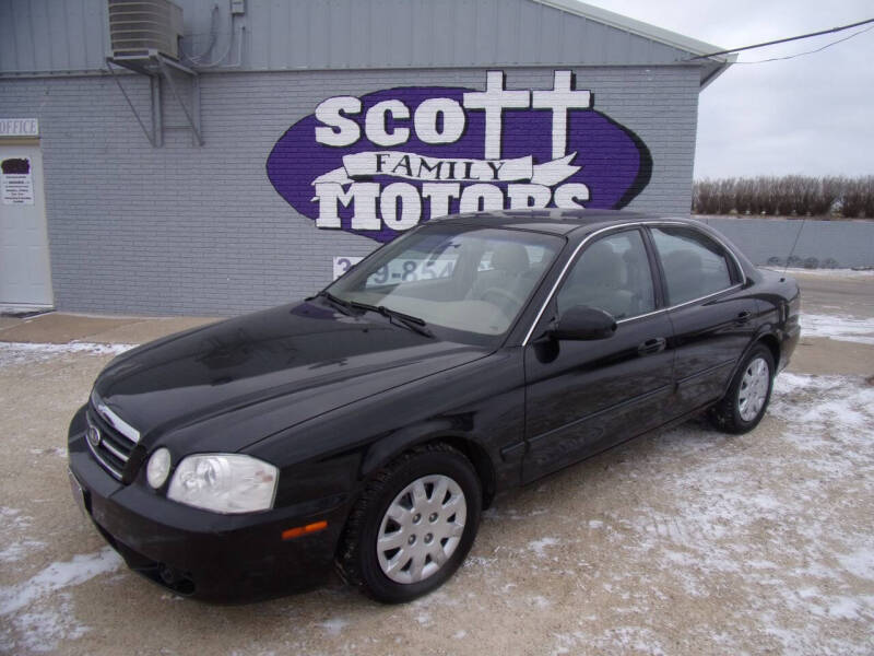 2006 Kia Optima for sale at SCOTT FAMILY MOTORS in Springville IA