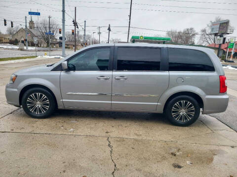 2014 Chrysler Town and Country S