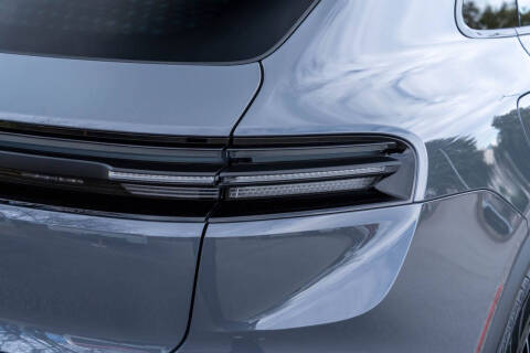 2025 Porsche Macan 4S Electric