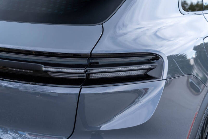 2025 Porsche Macan 4S Electric