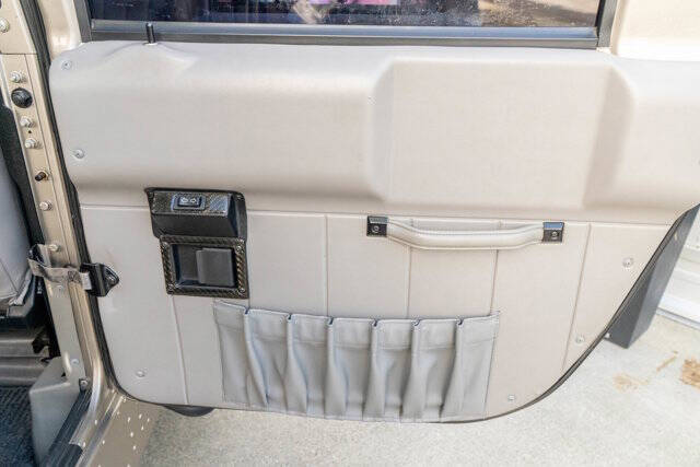 2000 AM General Hummer 46