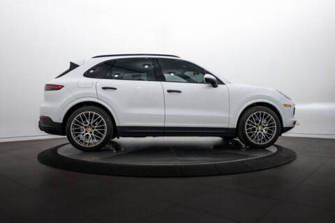 2023 Porsche Cayenne S Platinum Edition