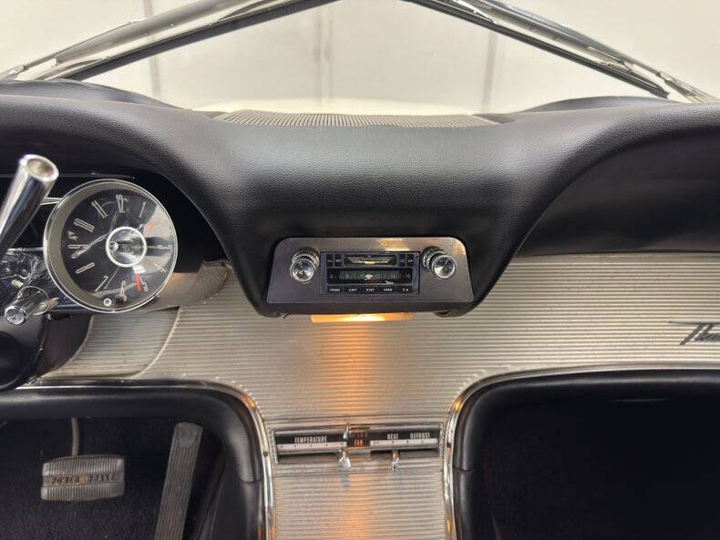 1961 Ford Thunderbird