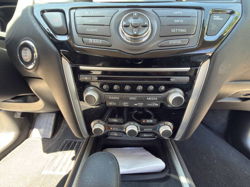 2017 Nissan Pathfinder S