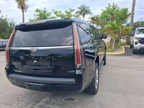 2016 Cadillac Escalade Standard