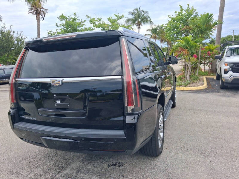 2016 Cadillac Escalade Standard