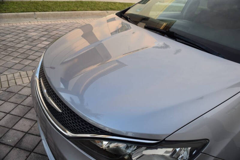 2017 Chrysler Pacifica Touring