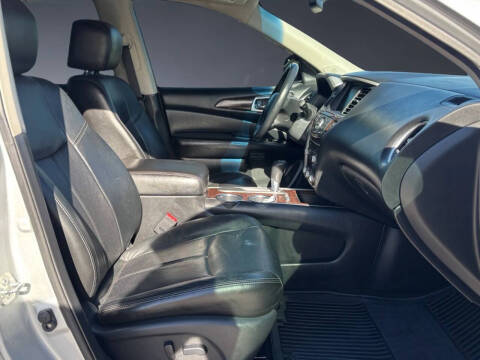 2013 Nissan Pathfinder Platinum