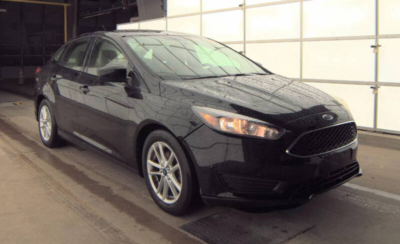 2018 Ford Focus SE's photo