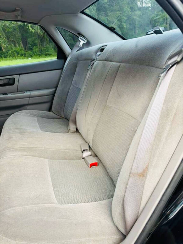 2006 Ford Taurus SE
