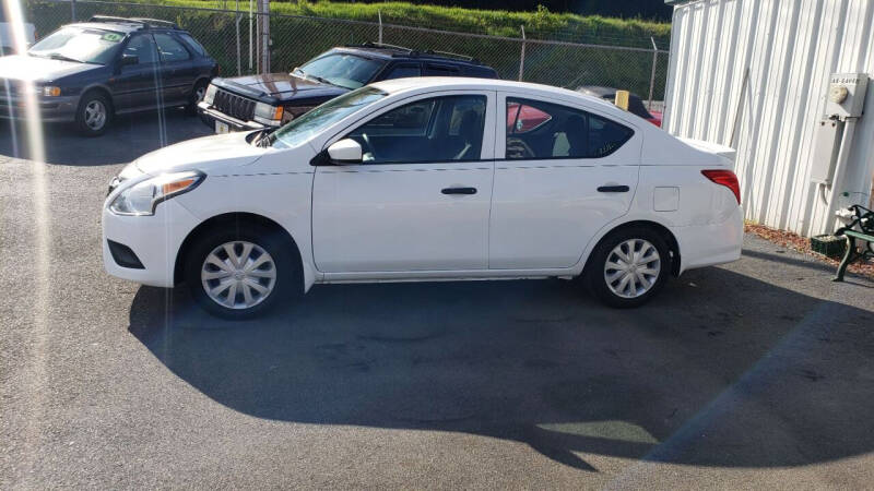 2017 Nissan Versa for sale at Green Tree Motors in Elizabethton TN