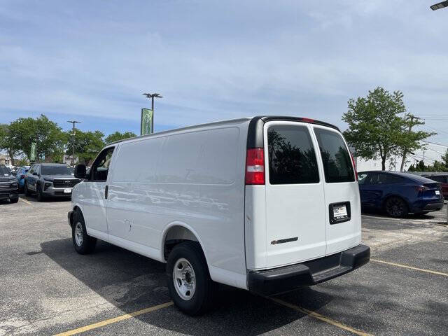 2025 Chevrolet Express 3500