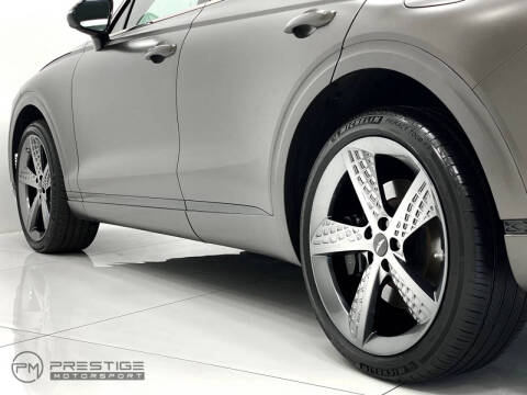 2023 Genesis GV70 2.5T Standard