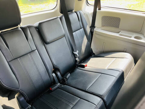 2012 Chrysler Town and Country Touring