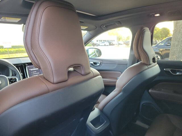 2023 Volvo XC60 B5 Plus Bright Theme