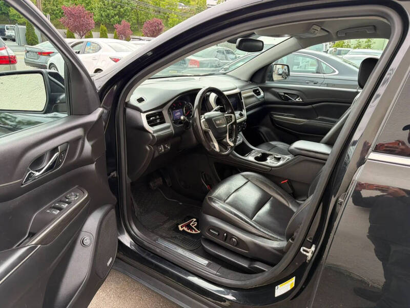 2020 GMC Acadia SLT