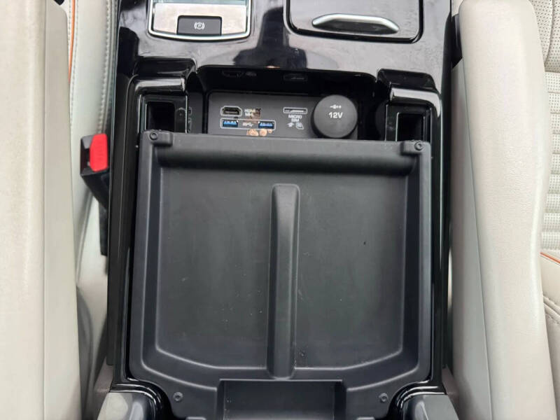 2017 Land Rover Discovery HSE Luxury