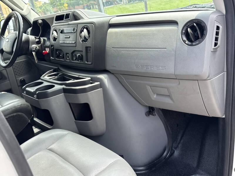2010 Ford E-Series E-250