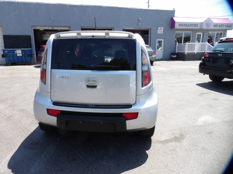 2010 Kia Soul +