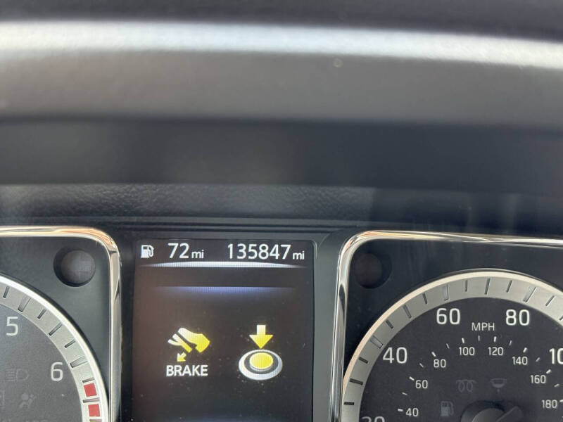 2017 Nissan Titan SV
