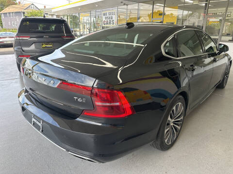 2020 Volvo S90 T6 Momentum