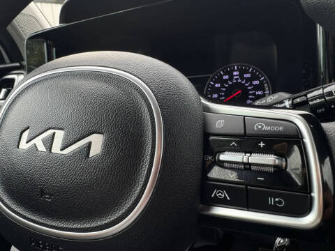 2022 Kia Sorento LX
