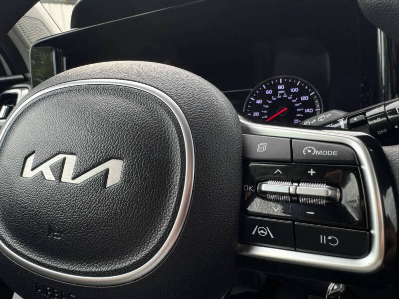 2022 Kia Sorento LX
