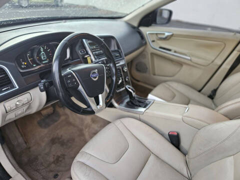 2015 Volvo XC60 T5 Drive-E Premier Plus