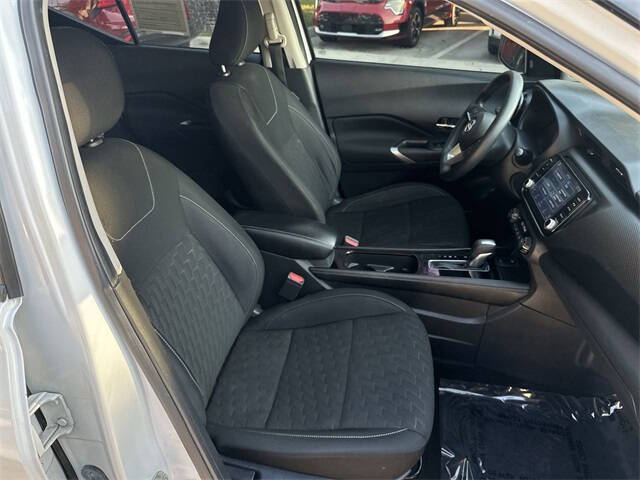 2022 Nissan Kicks SV