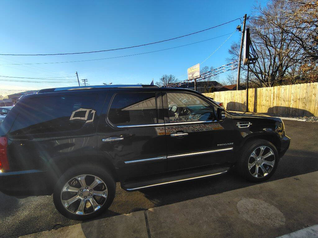 2014 Cadillac Escalade for sale at Michael Johnson @ Allens Auto Sales Hopkinsville in Hopkinsville, KY