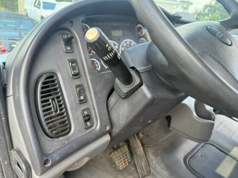 2007 Freightliner M2 106