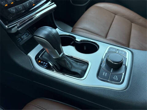 2020 Jeep Grand Cherokee Summit