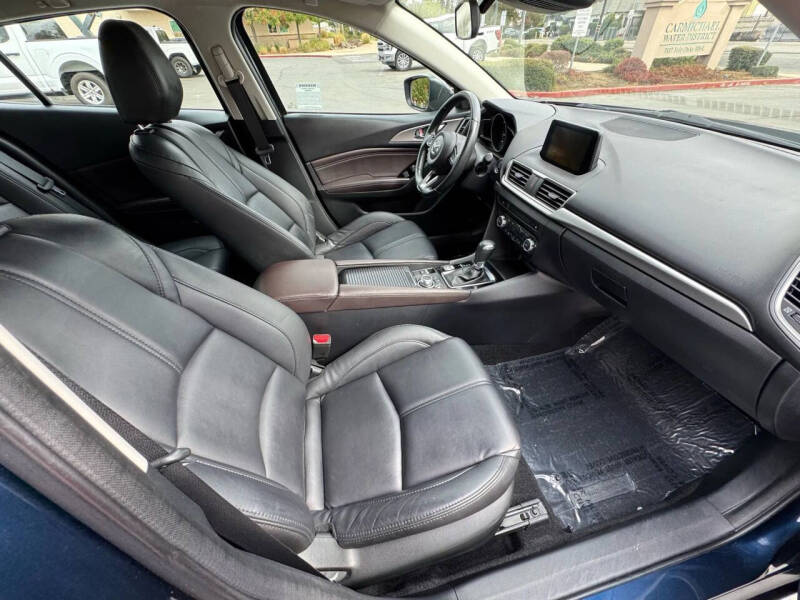 2018 Mazda MAZDA3 Touring