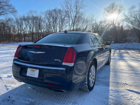 2017 Chrysler 300 C