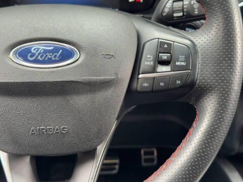 2024 Ford Escape Hybrid ST-Line Select