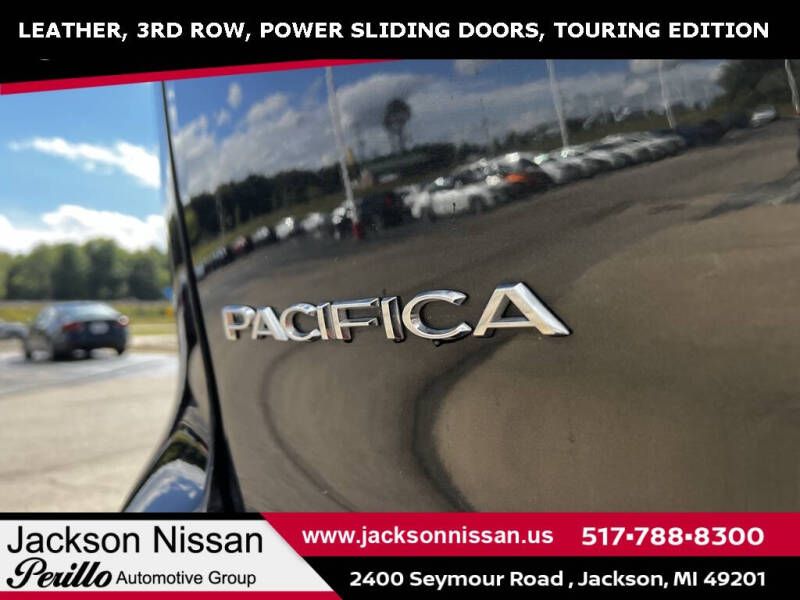 2023 Chrysler Pacifica Touring L