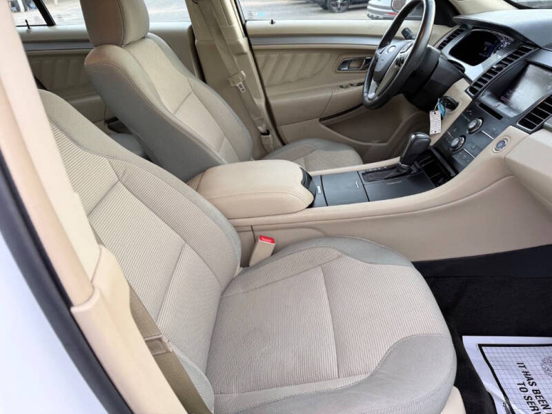 2013 Ford Taurus SEL