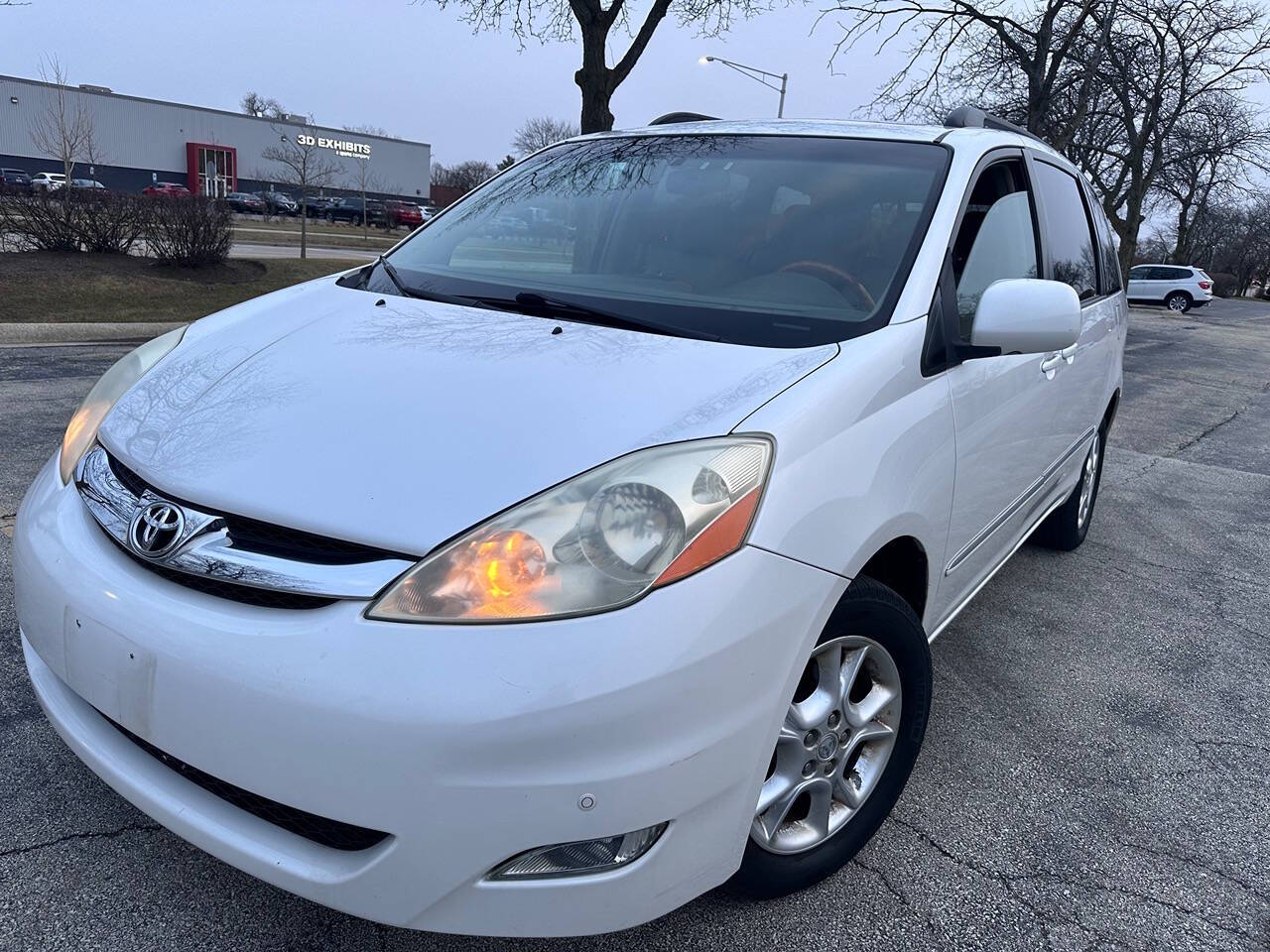 2006 Toyota Sienna for sale at Genuine Motors in Schaumburg, IL