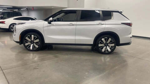 2025 Mitsubishi Outlander SE