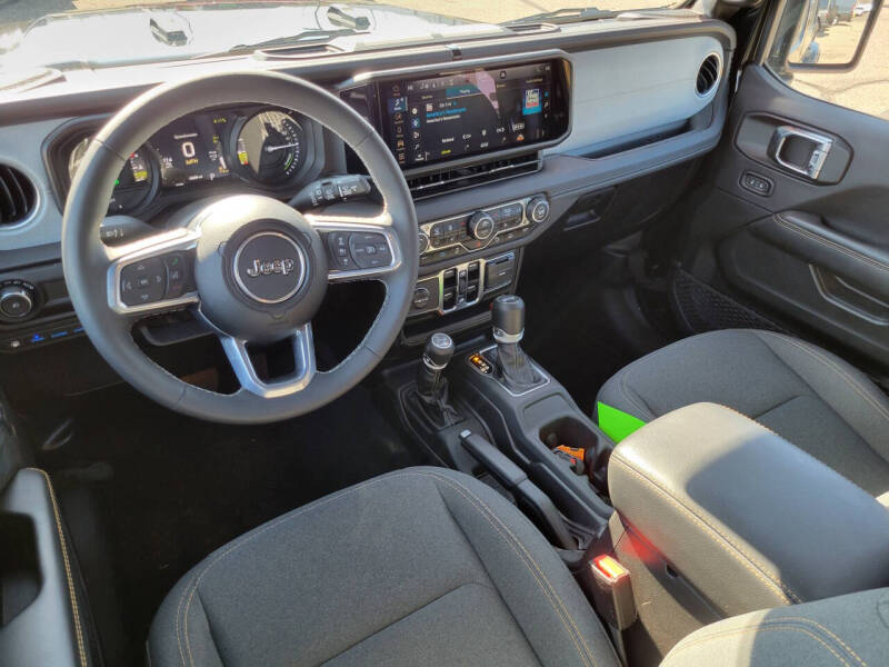 2025 Jeep Wrangler Sahara 4xe