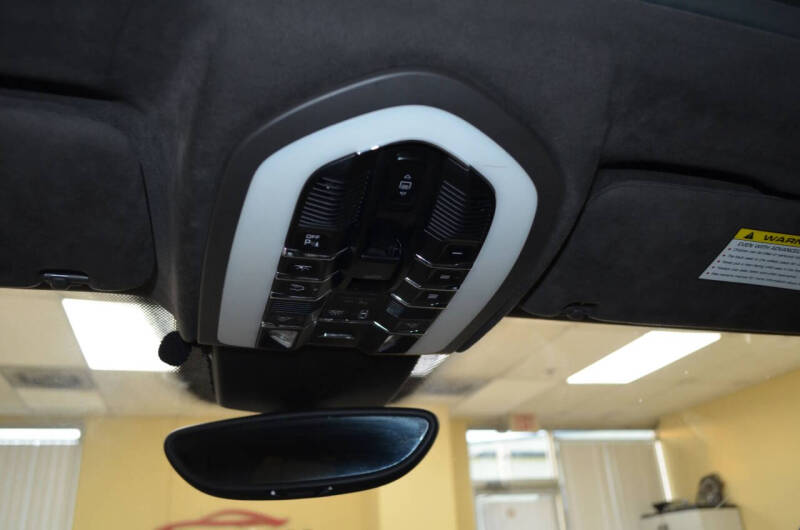 2016 Porsche Cayenne GTS