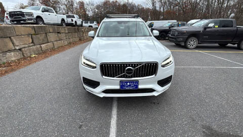 2020 Volvo XC90 T6 Momentum 6-Passenger