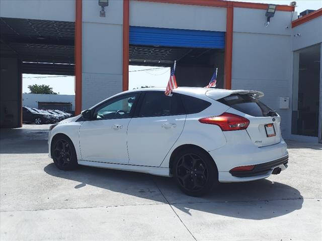 2018 FORD Focus Hatchback - $14,597